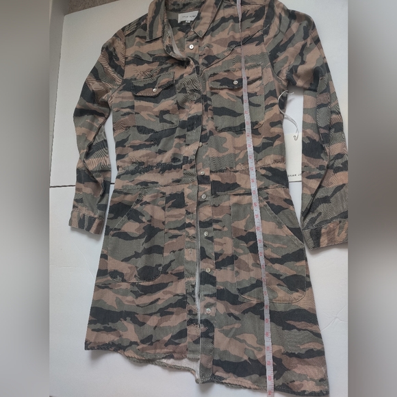 🆕 Dear John Ruched Camouflage Distressed Trenchcoat/ Button down Dress (S) - Picture 6 of 9